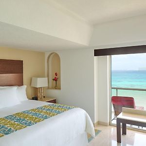 Suite master con 1 camera da letto con letto king size con vista sull'oceano